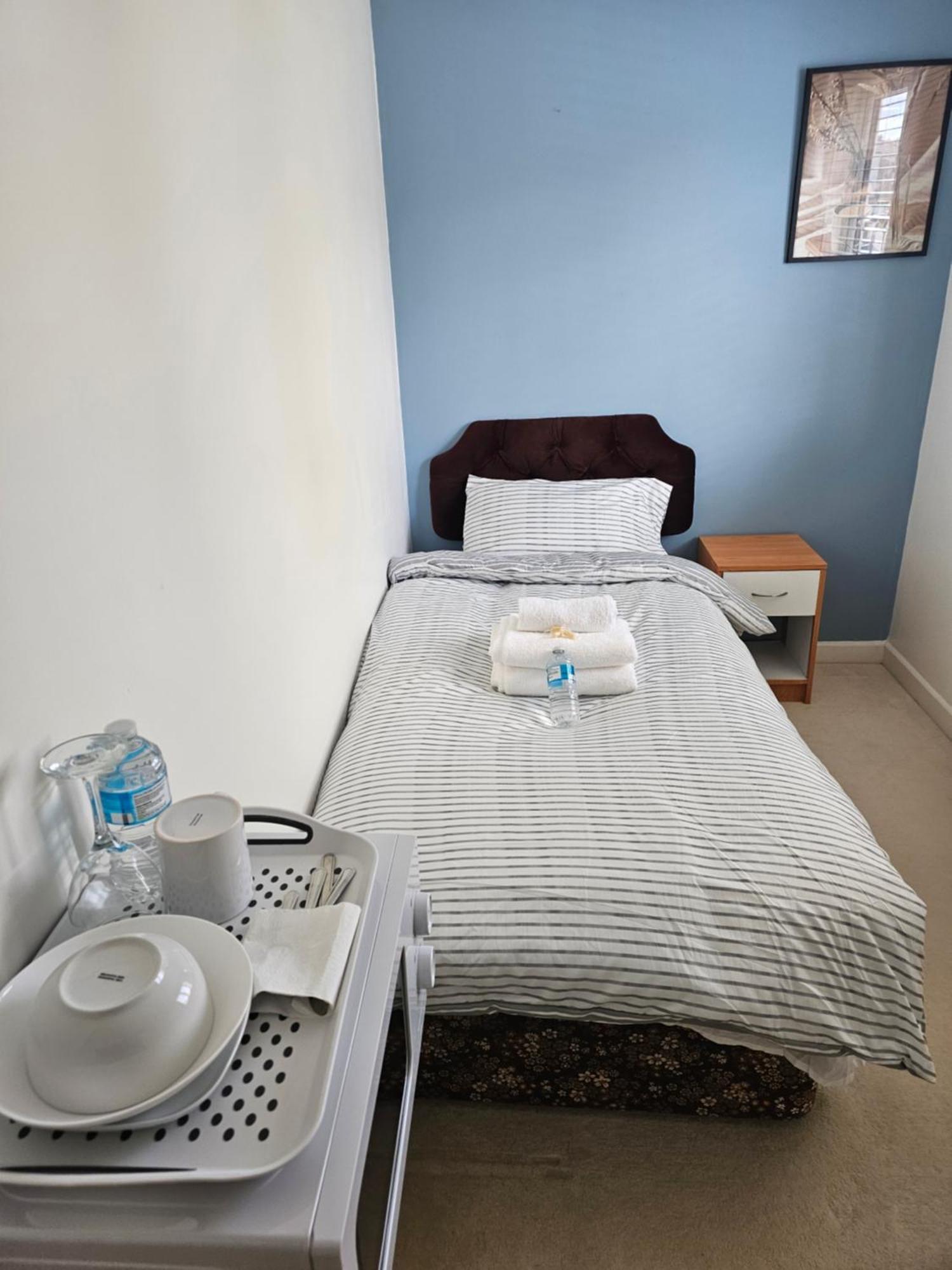 Extra Large Bedroom Dartford Exterior photo